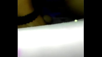 Se mete el didol hasta el fondo tremenda forajida flash