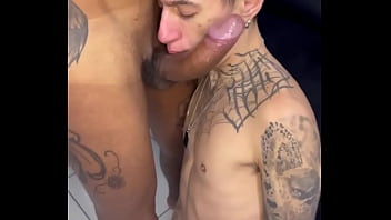 Novinho Magrinho Sentindo O Pirocão Do Macho thumbnail