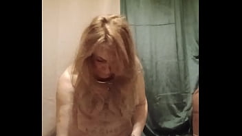 2025 11 12 esclave f pinces a linge et ceinture