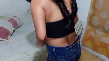 Hijastra es follada en su propio cuarto mientras se cambiaba le dieron muy duro sin compasion pene enorme historia completa