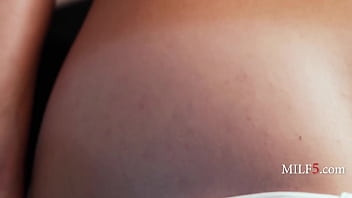 Detectives fuck milf to extract information