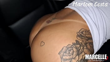 Colega de trabalho me deu carona e fez eu pagar dando a buceta