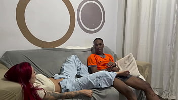 Me fodeu gostoso de ladinho no sofa