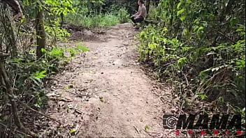 Mama studio duas milfs safadas fazendo sexo no meio do mato grátis