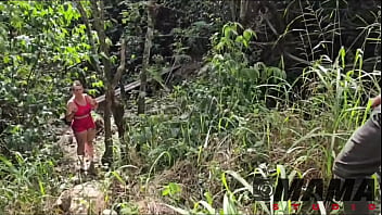 Mama studio duas milfs safadas fazendo sexo no meio do mato grátis