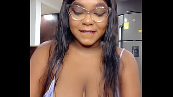 Joven colombiana linda y menuda es follada duro en un casting de modelos amateur