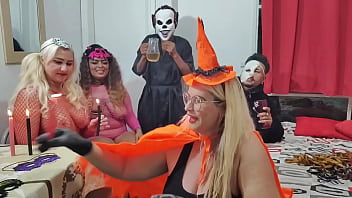 Especial de halloween sexy assustador sejam bem vindos ao inferno orgia surubas um gang bang melhor festa do brasil só vem assina o sheer ou veja no xrd