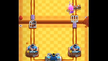 Llora de dolor despues de la cogida