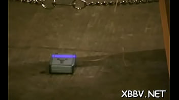 Bimbo is doing everything to make herself cum