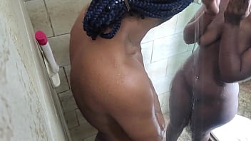 Joao o safado no banho com a negona gostosa da nicoly carioca