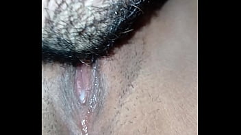 El me chupo todo el clitoris hasta llegar al orgasmo