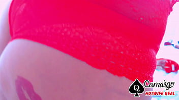 Oha o tamanho dessa raba casada de exibindo