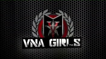 Julia ann opens wide for nicki hunter steamy lesbian finger play