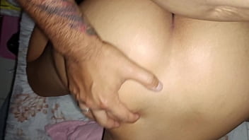 Novinha não conseguiu segurar os gemidos