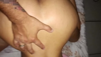 Novinha não conseguiu segurar os gemidos