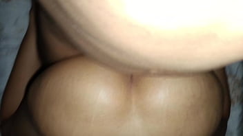 Novinha não conseguiu segurar os gemidos