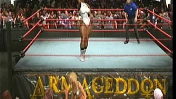 Nicole vs michelle mccool