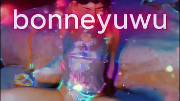 Bonneyuwu 10 36 conejita toma la leche y se masturba con gran dildo