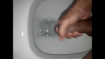 Batendo Uma Bronha E Gozando Fartamente thumbnail