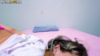 Novinho me fodendo com força até eu gozar varias vezes no pau dele