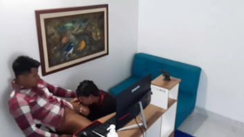 The horny secretary wants me to fuck her pussy