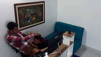 The horny secretary wants me to fuck her pussy