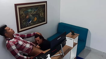 The horny secretary wants me to fuck her pussy