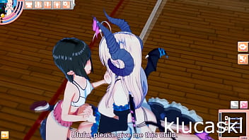 Rapaz demon e elfa no patio