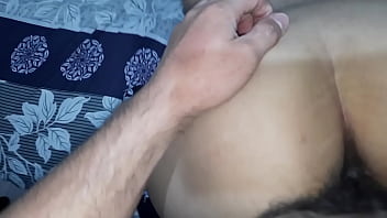 Intensa culiada de perrito a la hermanastra cuando mi mama no estaba