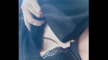 J’aime trop m’exhiber en forêt