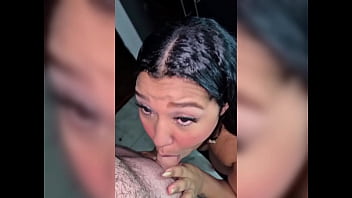 Mira como le meto el huevo a tu mejor amiga pendeja