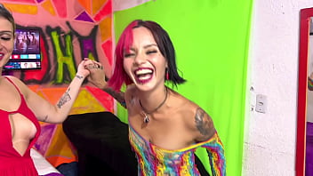 A atriz queen kimi disse que nós é sua inspiração e fã venho até nossa casa porque queria ser fodida por nós que esse era um sonho dela realizamos seu desejo com muita piroca da bucetinha