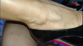 She finally decided to fill her pussy with cum