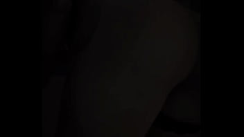 Linda morena tatuada