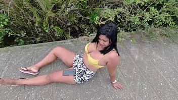 Aventura na lukas enfiou o pau na buceta da safada magrinha até o fim