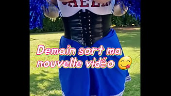 Demain soir sort ma nouvelle vidéo un petit indice sur la tenue alors pour