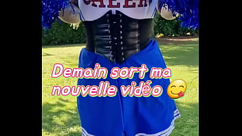 Demain soir sort ma nouvelle vidéo un petit indice sur la tenue alors pour