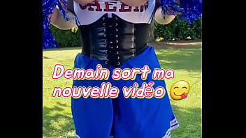 Demain soir sort ma nouvelle vidéo un petit indice sur la tenue alors pour