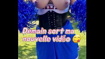 Demain soir sort ma nouvelle vidéo un petit indice sur la tenue alors pour