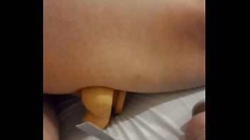 Ssposa de salto azul fino se masturbando