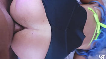 Eu gosto de sentir meu rabinho abertinho você pode me ajudar