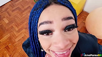 Irmã adotiva mal criada fodendo no meio da sala de casa amopornobr