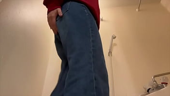 【女子大生の休日の日のルーティン動画】試着室でオナニーして家で買ったジーンズにお漏らししました。