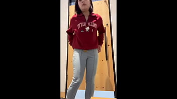 【女子大生の休日の日のルーティン動画】試着室でオナニーして家で買ったジーンズにお漏らししました。 【女子大生の休日の日のルーティン動画】試着室でオナニーして家で買ったジーンズにお漏らししました。