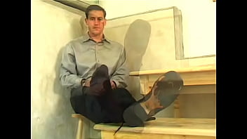 Neal feet