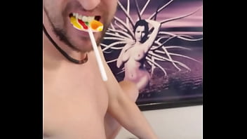 Angel del cielo caprichosa y orgullosa