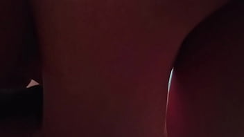 Me puso tan caliente chuparsela que le puse mi coño empapado en la boca y acabe montándolo