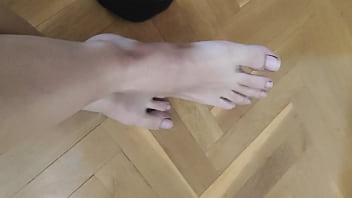 Pies De Jovencita thumbnail