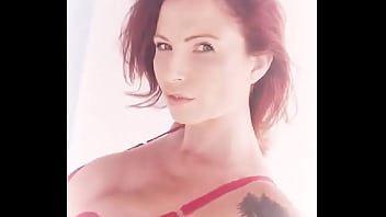 Des milliers de photos et des centaines de vidéos très coquines ou hards des