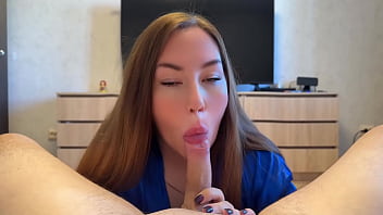 Sexy girlfriend sucks cock great